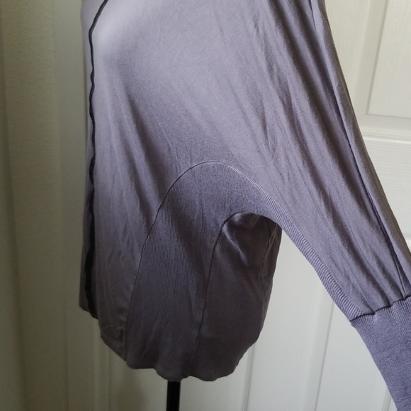 Grey top - Picture 2 of 3